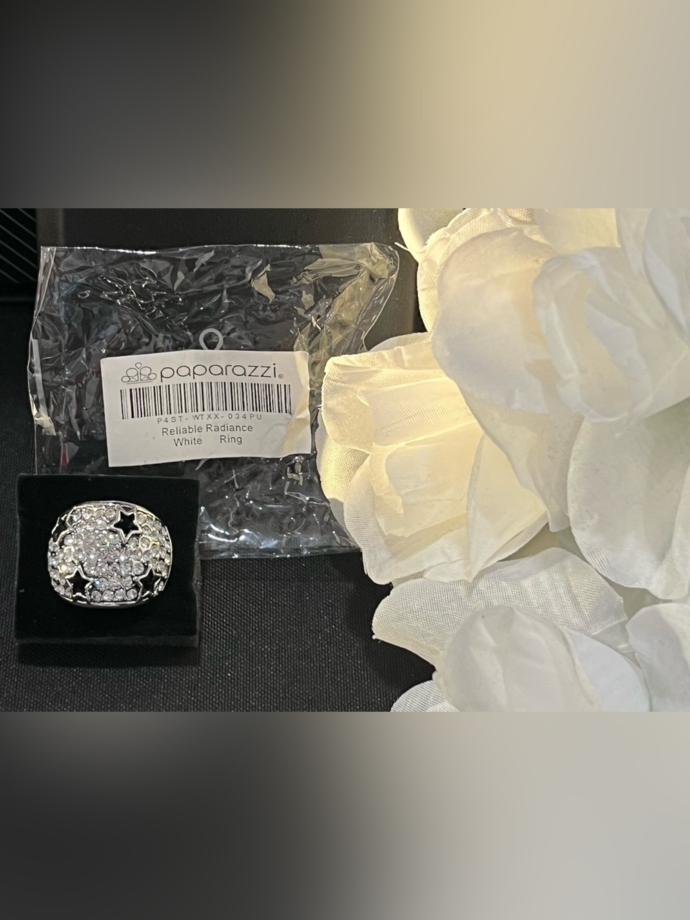Paparazzi Glittering Starburst White Crystal Ring